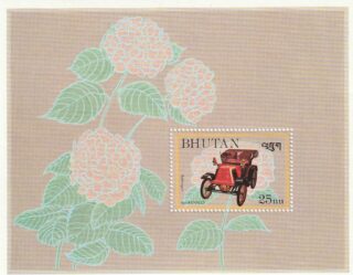 Bhutan souvenir sheet featuring a vintage 1901 Renault car.